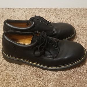 Unisex Dr. Marten 8053 Leather Oxford Shoes
